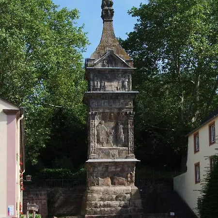 Igeler Saeule 3*